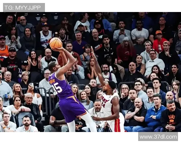 快船与湖人精彩对决集锦回顾NBA赛场上的巅峰对抗与激情时刻 快船与湖人精彩对决集锦回顾NBA赛场上的巅峰对抗与激情时刻